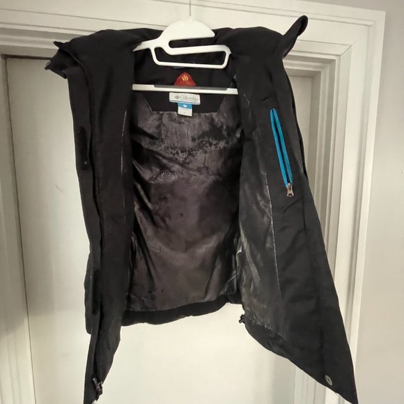 Columbia vest (Size S) Black Color - Picture 3 of 3